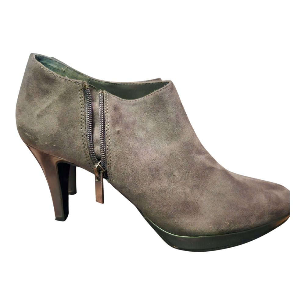 Liz Claiborne Gray Heeled Boots